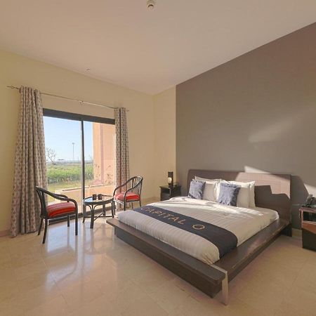 Capital O133 Al Sawadi Beach Resort & Spa Barka Bagian luar foto