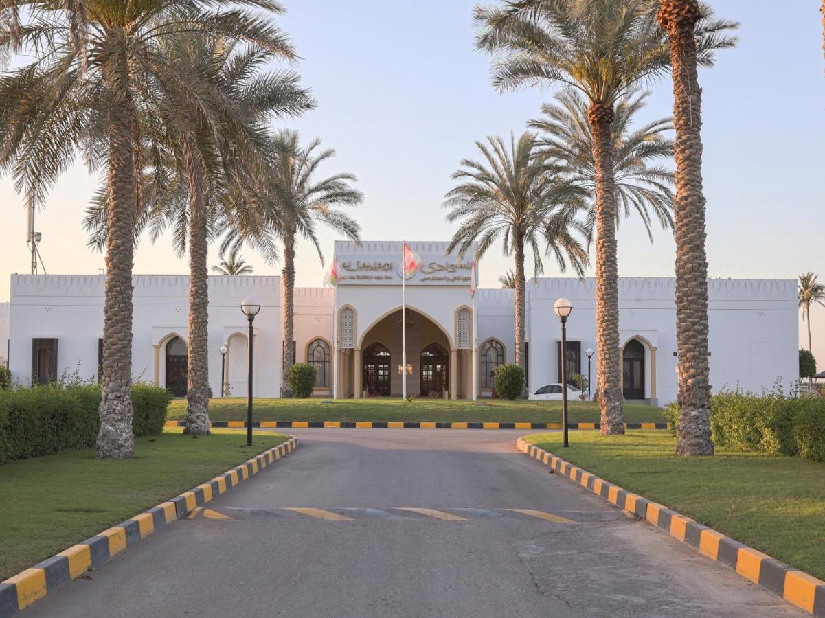 Capital O133 Al Sawadi Beach Resort & Spa Barka Bagian luar foto