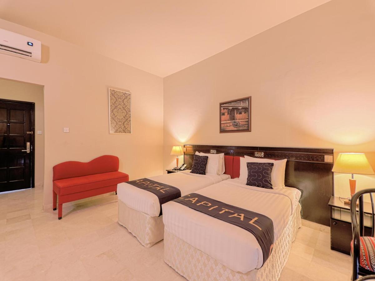 Capital O133 Al Sawadi Beach Resort & Spa Barka Bagian luar foto