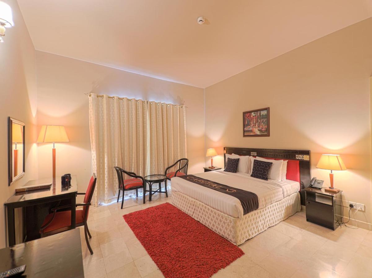 Capital O133 Al Sawadi Beach Resort & Spa Barka Bagian luar foto