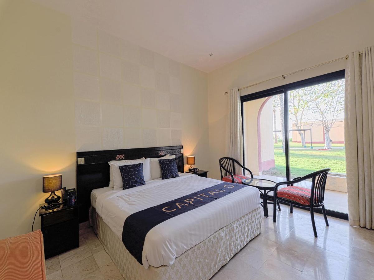 Capital O133 Al Sawadi Beach Resort & Spa Barka Bagian luar foto