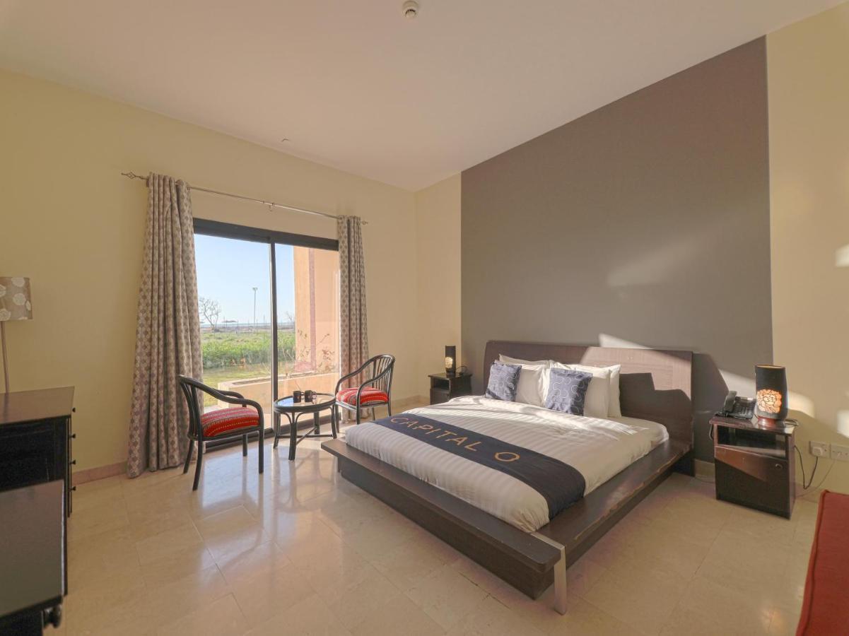 Capital O133 Al Sawadi Beach Resort & Spa Barka Bagian luar foto