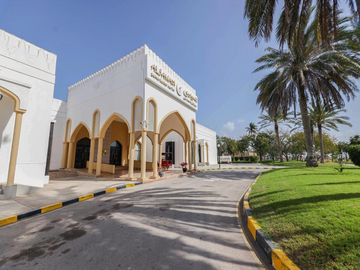 Capital O133 Al Sawadi Beach Resort & Spa Barka Bagian luar foto